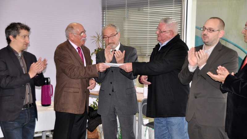 20105-remise-du-cheque-au-profit-des-restos-du-coeur-2