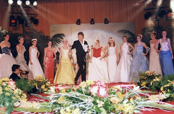 2001-ELECTION-DE-MISS-PAYS-DES-BUIS-AVEC-TAHITI-SHOW