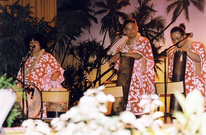 2001-ELECTION-MISS-PAYS-DES-BUIS-AVEC-TAHITI-SHOW-2