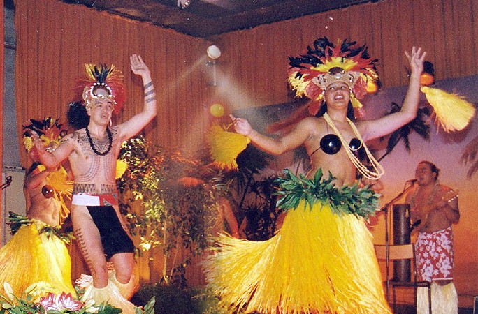 2001-ELECTION-MISS-PAYS-DES-BUIS-AVEC-TAHITI-SHOW